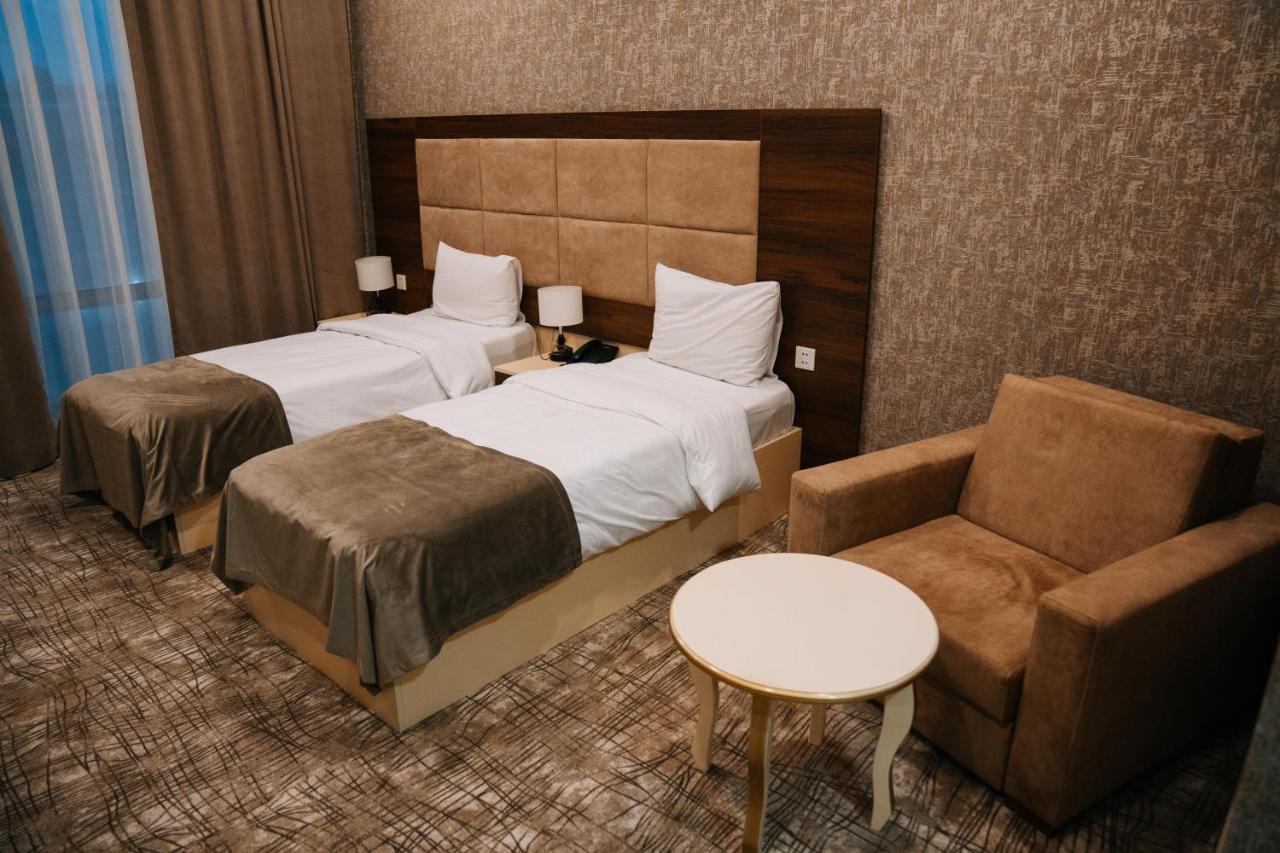 The Clocktower Hotel バクー エクステリア 写真